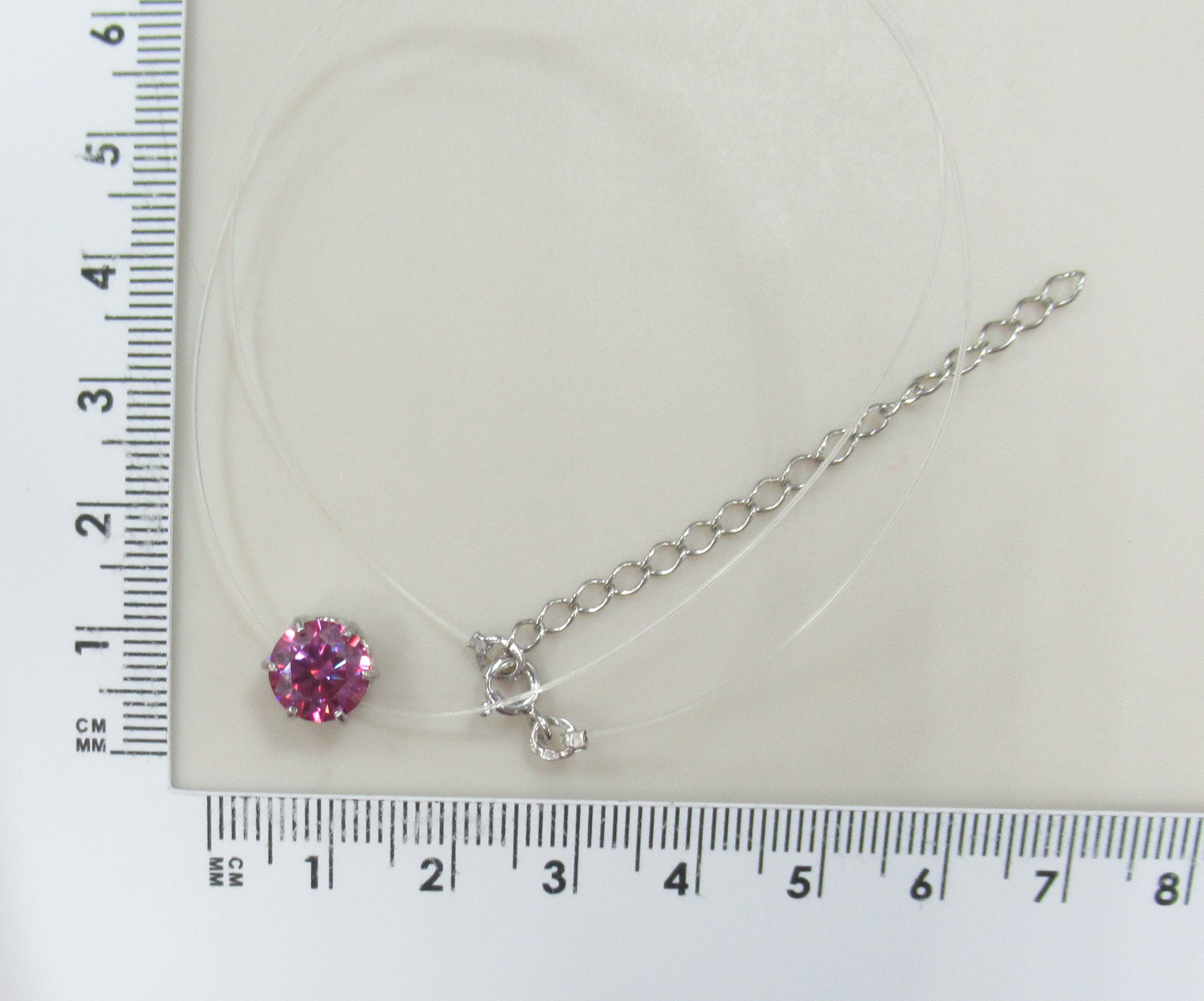 Серебряное колье с розовым муассанитом на леске